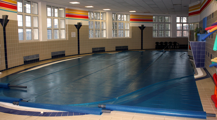 Zakrytí bazénu solární plachtou Cornisun hotel Priessnitz lázně Jeseník